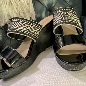 Coach and Four Black & white wedge 👡